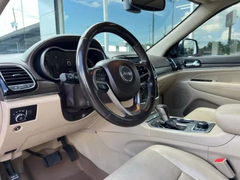 Photos of 2020 Jeep Grand Cherokee Overland for sale in Indianapolis, IN at AutoGiant USA Indianapolis