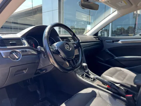 Photos of 2018 Volkswagen Passat 2.0T SE for sale in Indianapolis, IN at AutoGiant USA Indianapolis