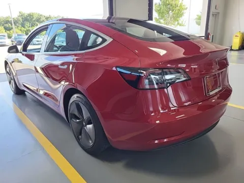 Photos of 2018 Tesla Model 3 Long Range for sale in Indianapolis, IN at AutoGiant USA Indianapolis