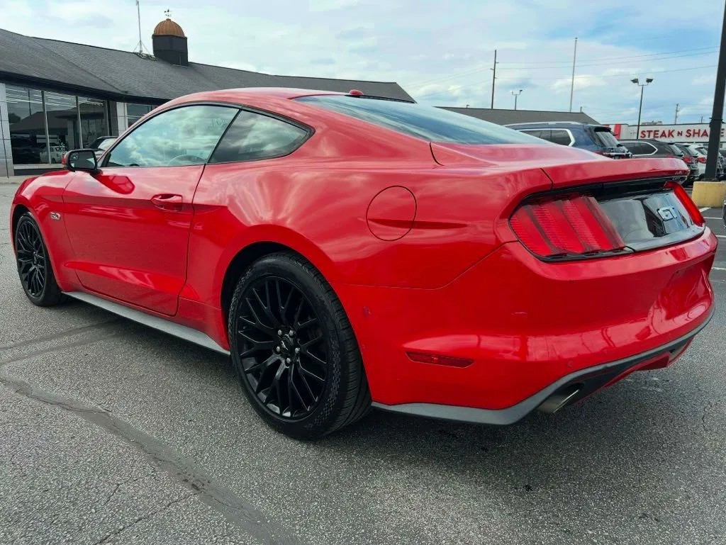 2017 Ford Mustang GT Premium photo 2
