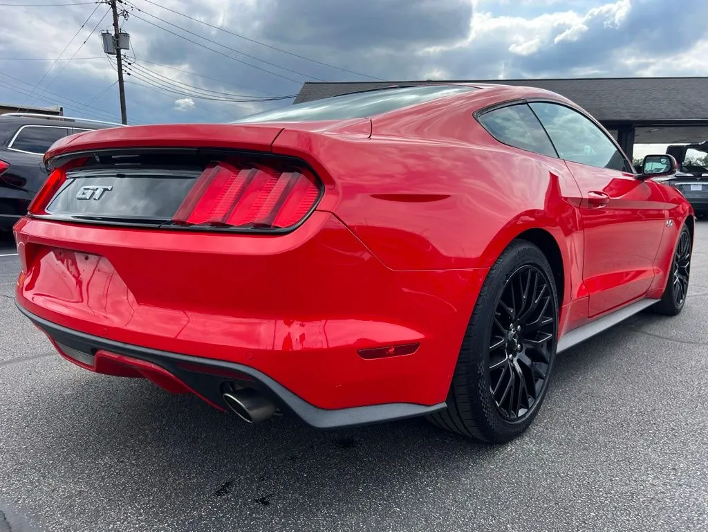 2017 Ford Mustang GT Premium photo 3
