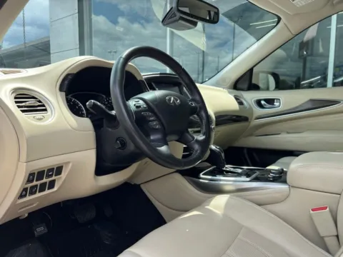 Photos of 2019 INFINITI QX60 LUXE for sale in Indianapolis, IN at AutoGiant USA Indianapolis
