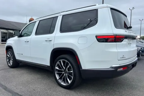 More photos of 2022 Jeep Wagoneer Series III at AutoGiant USA Indianapolis, IN