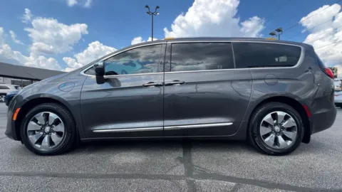 Another view of 2018 Chrysler Pacifica Hybrid Limited for sale in Indianapolis, IN at AutoGiant USA Indianapolis