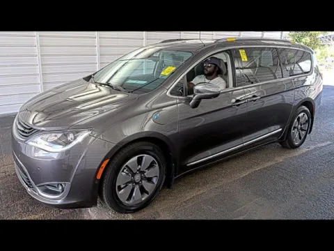 Gray 2018 Chrysler Pacifica Hybrid Limited for sale in Indianapolis, IN