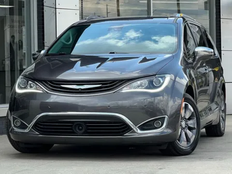 Gray 2018 Chrysler Pacifica Hybrid Limited for sale in Indianapolis, IN