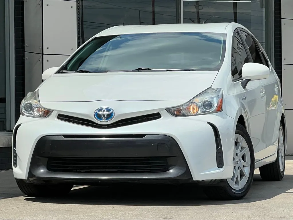 White 2015 Toyota Prius v Two for sale in Indianapolis, IN