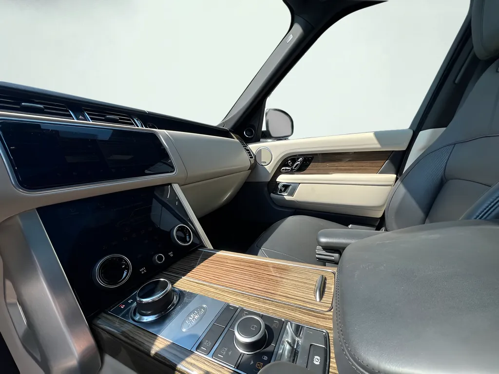 2018 Land Rover Range Rover HSE - Photo 16