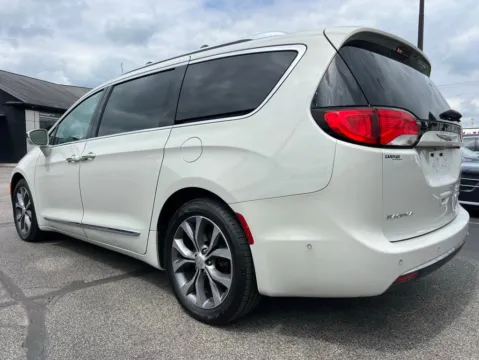 More photos of 2017 Chrysler Pacifica Limited at AutoGiant USA Indianapolis, IN