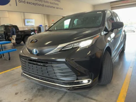 Gray 2021 Toyota Sienna XLE for sale in Indianapolis, IN