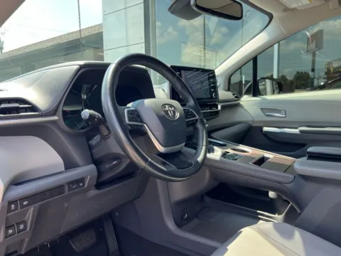 Photos of 2021 Toyota Sienna XLE for sale in Indianapolis, IN at AutoGiant USA Indianapolis