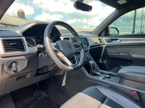 Photos of 2021 Volkswagen Atlas Cross Sport 2.0T SE w/Technology for sale in Indianapolis, IN at AutoGiant USA Indianapolis
