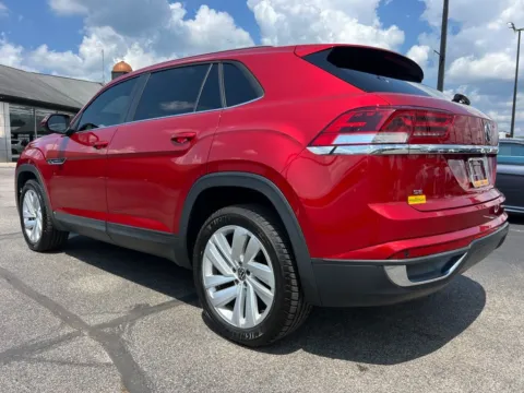 More photos of 2021 Volkswagen Atlas Cross Sport 2.0T SE w/Technology at AutoGiant USA Indianapolis, IN