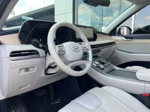 Photos of 2024 Hyundai Palisade Limited for sale in Indianapolis, IN at AutoGiant USA Indianapolis