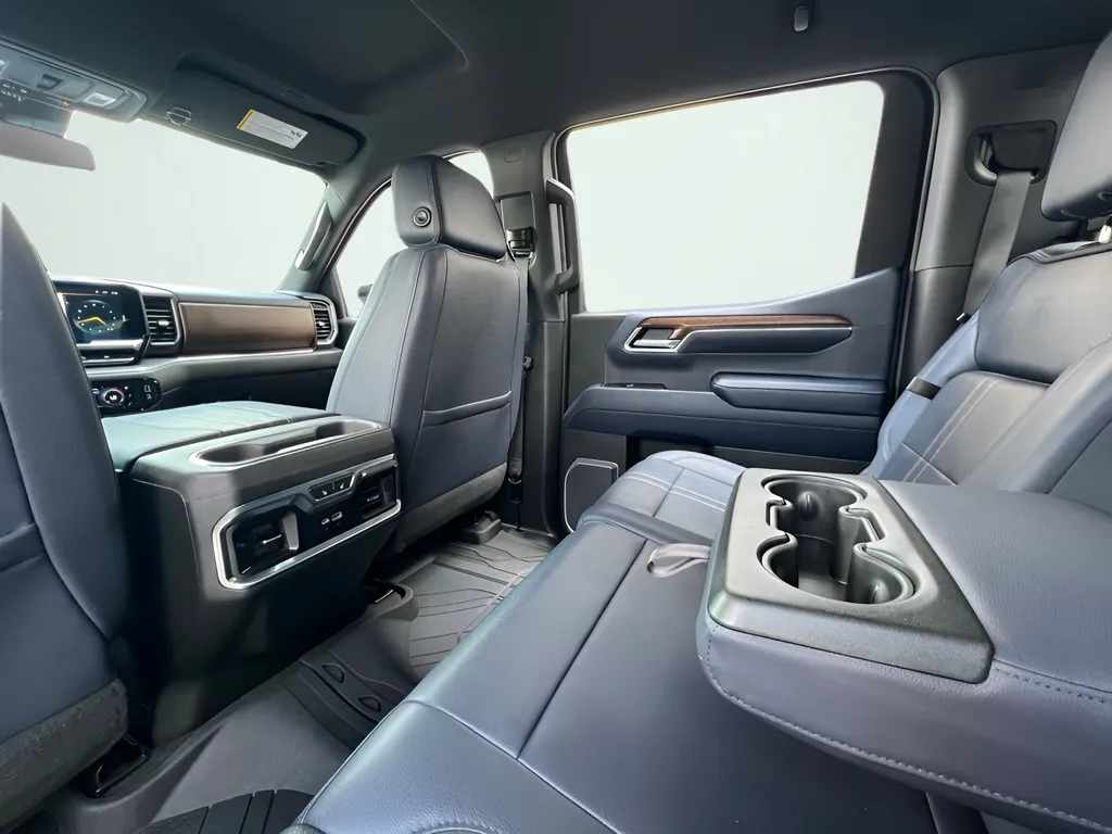 2023 Chevrolet Silverado 1500 High Country - Photo 19