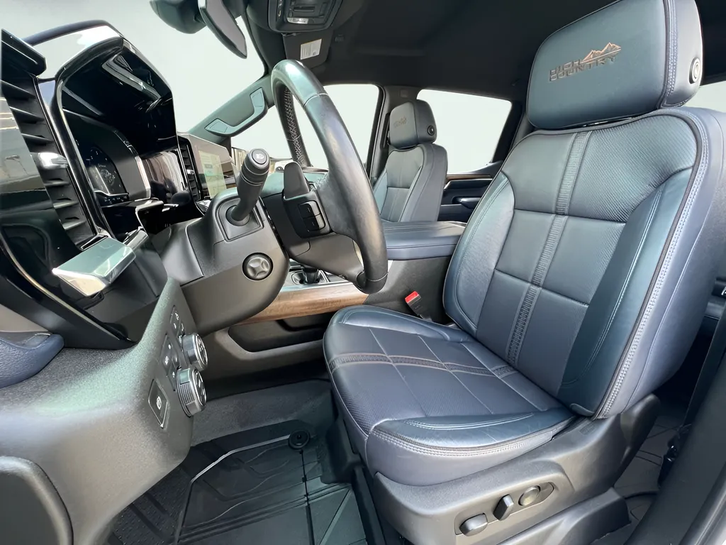 2023 Chevrolet Silverado 1500 High Country - Photo 17