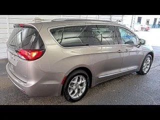More photos of 2017 Chrysler Pacifica Limited at AutoGiant USA Indianapolis, IN