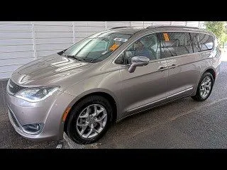 Silver 2017 Chrysler Pacifica Limited for sale in Indianapolis, IN