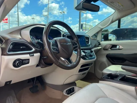 Photos of 2017 Chrysler Pacifica Touring L Plus for sale in Indianapolis, IN at AutoGiant USA Indianapolis