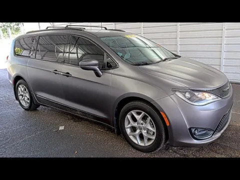 Photos of 2017 Chrysler Pacifica Touring L Plus for sale in Indianapolis, IN at AutoGiant USA Indianapolis