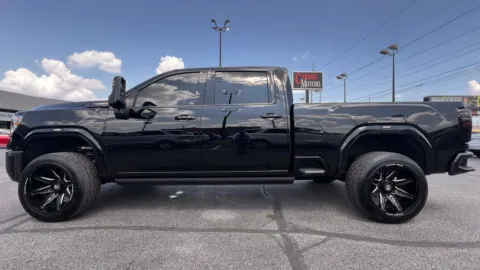 Another view of 2024 GMC Sierra 2500HD Denali Ultimate for sale in Indianapolis, IN at AutoGiant USA Indianapolis
