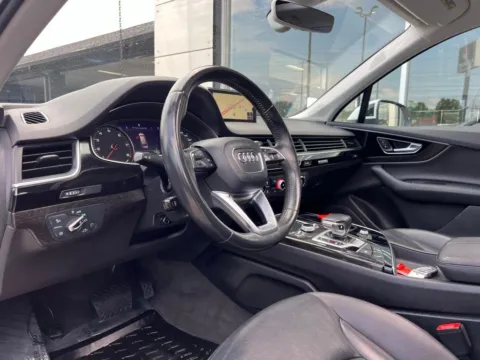 Photos of 2017 Audi Q7 3.0T Premium Plus for sale in Indianapolis, IN at AutoGiant USA Indianapolis