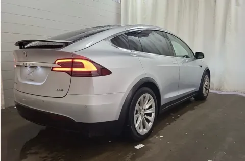 More photos of 2017 Tesla Model X 90D at AutoGiant USA Indianapolis, IN
