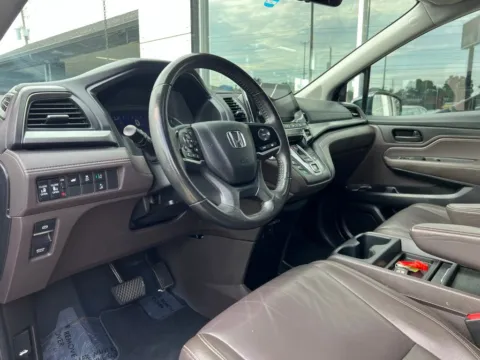 Photos of 2020 Honda Odyssey EX-L for sale in Indianapolis, IN at AutoGiant USA Indianapolis