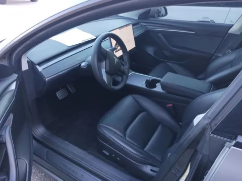 More photos of 2022 Tesla Model 3 Long Range at AutoGiant USA Indianapolis, IN
