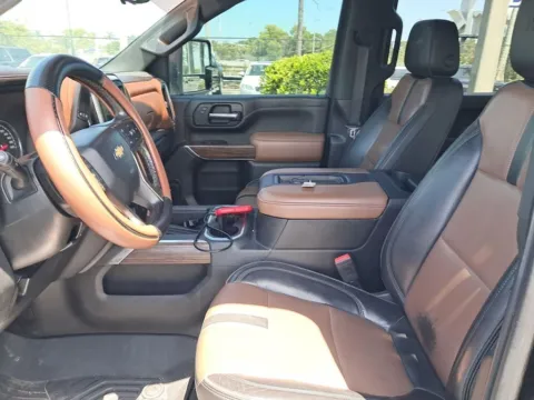More photos of 2020 Chevrolet Silverado 3500HD High Country at AutoGiant USA Indianapolis, IN