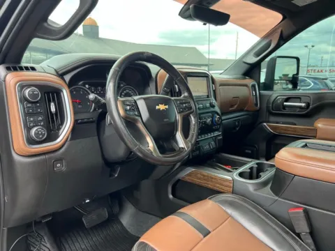 Photos of 2020 Chevrolet Silverado 3500HD High Country for sale in Indianapolis, IN at AutoGiant USA Indianapolis