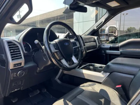 Photos of 2019 Ford F-250SD Platinum for sale in Indianapolis, IN at AutoGiant USA Indianapolis