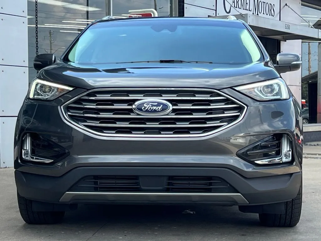 2019 Ford Edge SEL photo 3