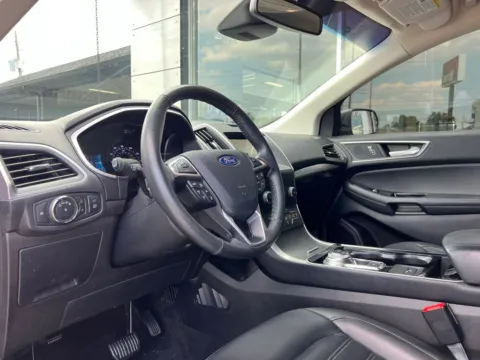 Photos of 2019 Ford Edge SEL for sale in Indianapolis, IN at AutoGiant USA Indianapolis