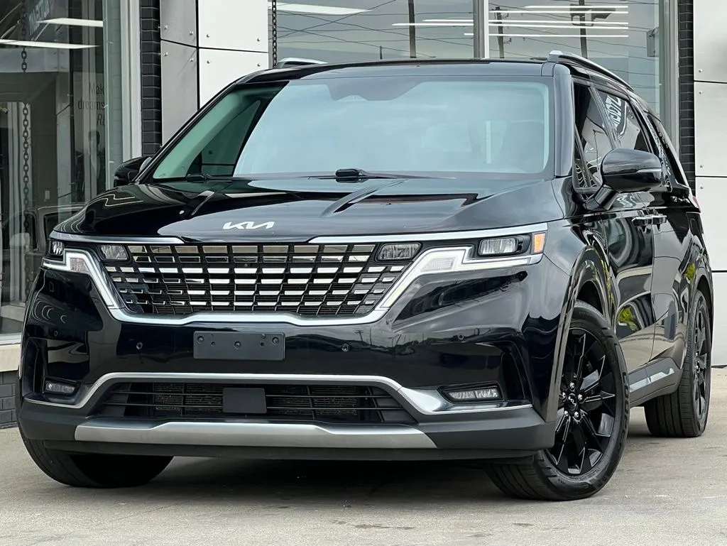 Black 2022 Kia Carnival SX for sale in Indianapolis, IN