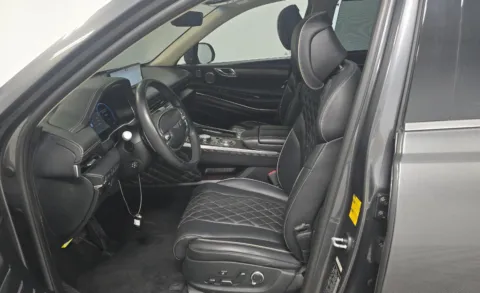 More photos of 2023 Genesis GV80 3.5T at AutoGiant USA Indianapolis, IN
