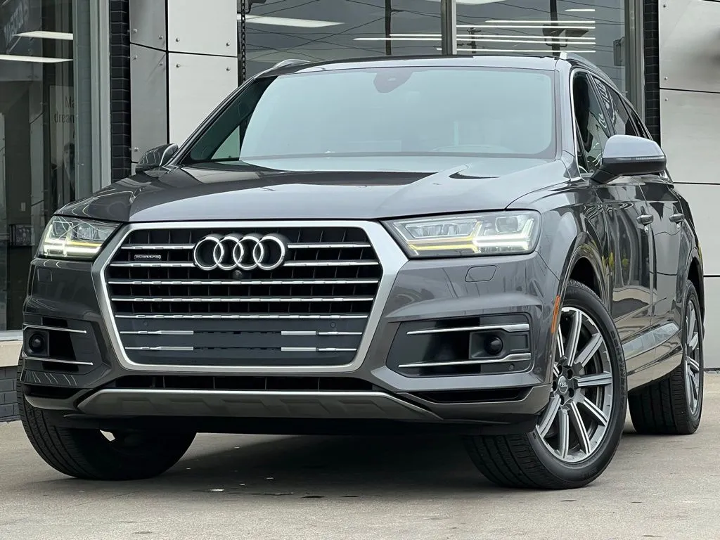 Gray 2019 Audi Q7 55 Prestige for sale in Indianapolis, IN