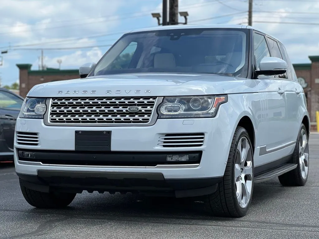 2017 Land Rover Range Rover SuperCharged photo 3