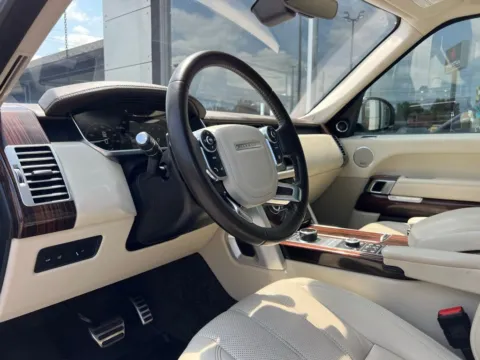 Photos of 2017 Land Rover Range Rover 5.0L V8 Supercharged for sale in Indianapolis, IN at AutoGiant USA Indianapolis