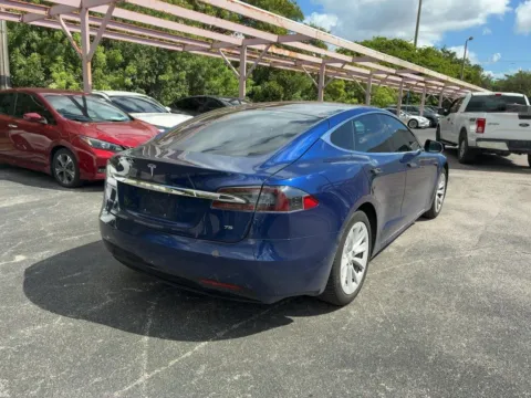 More photos of 2017 Tesla Model S 75 at AutoGiant USA Indianapolis, IN