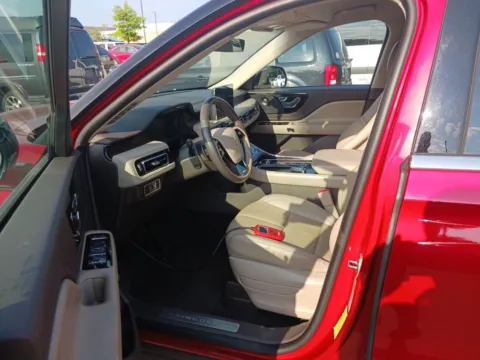 More photos of 2020 Lincoln Aviator Reserve at AutoGiant USA Indianapolis, IN