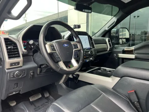 Photos of 2022 Ford F-250SD Lariat for sale in Indianapolis, IN at AutoGiant USA Indianapolis