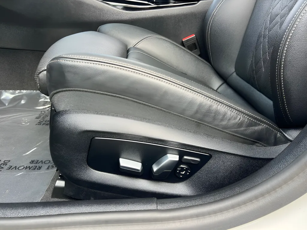 2023 BMW 5 Series 530e - Photo 35