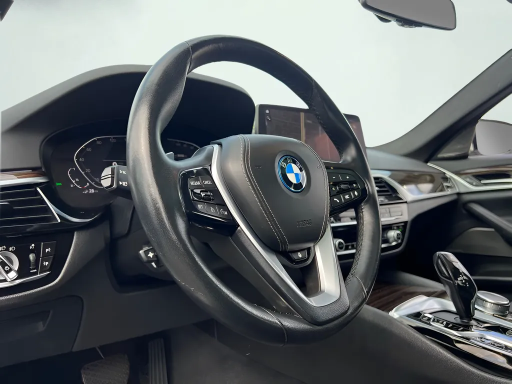 2023 BMW 5 Series 530e - Photo 56