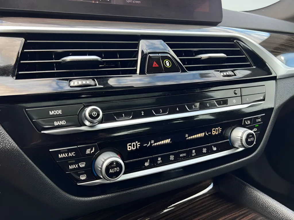 2023 BMW 5 Series 530e - Photo 49