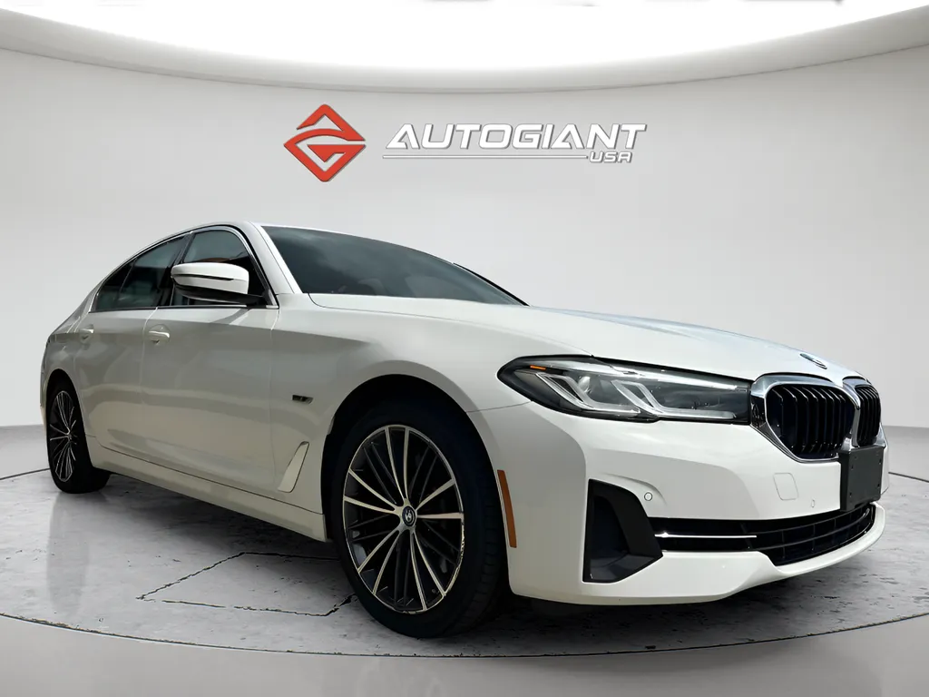 2023 BMW 5 Series 530e - Photo 10