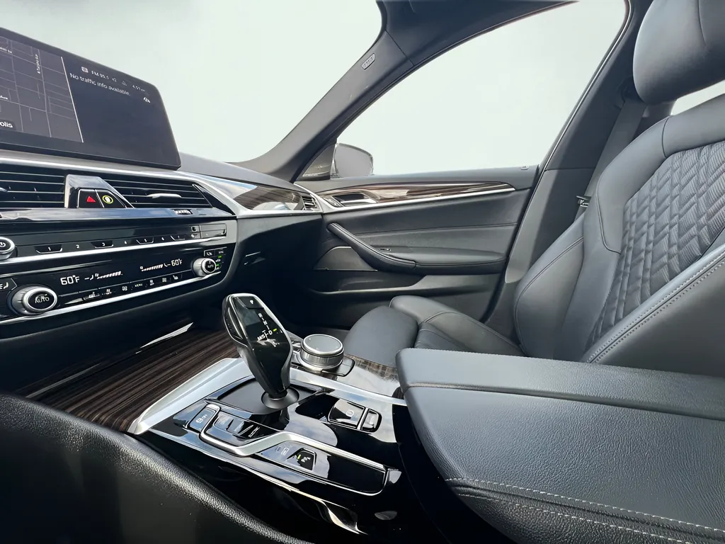 2023 BMW 5 Series 530e - Photo 55