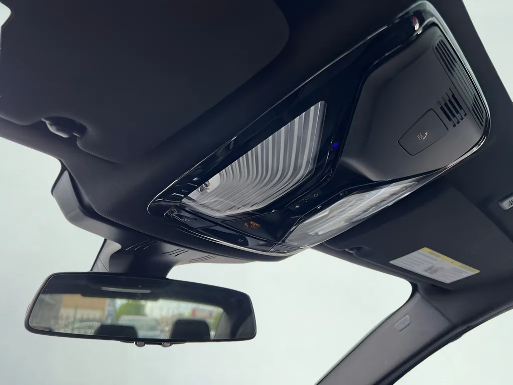 2023 BMW 5 Series 530e - Photo 44