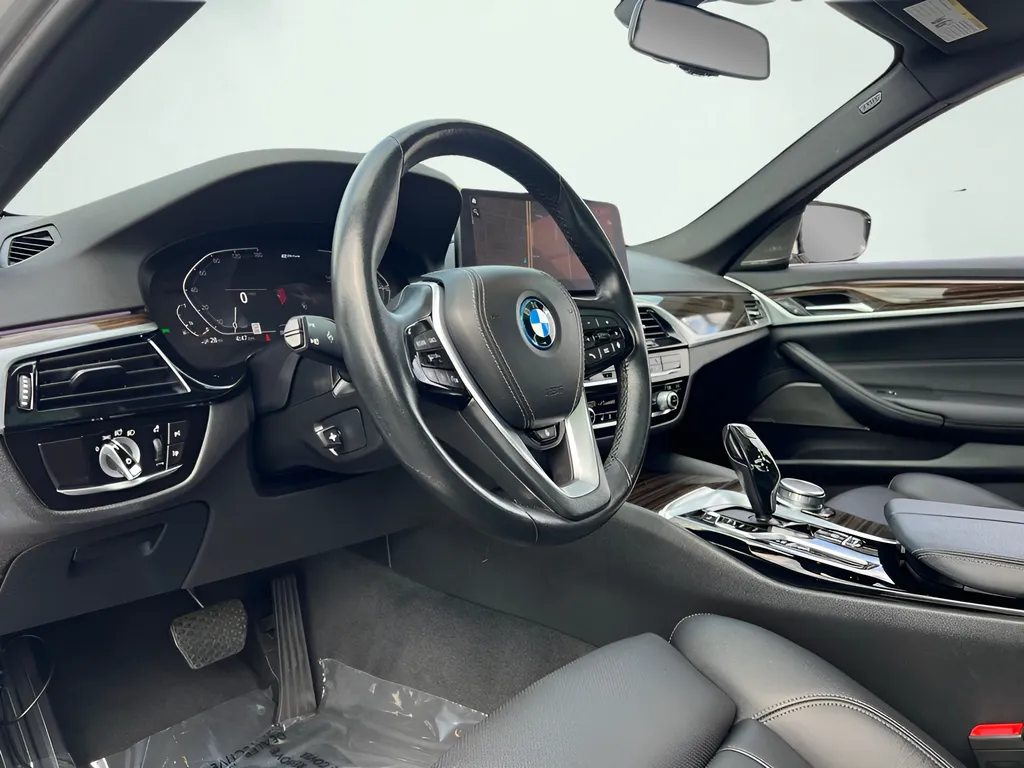 2023 BMW 5 Series 530e - Photo 57