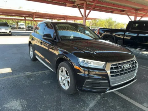 Photos of 2018 Audi Q5 2.0T Premium for sale in Indianapolis, IN at AutoGiant USA Indianapolis